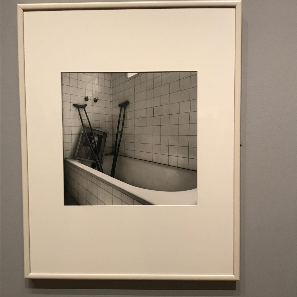 "El baño de Frida, Coyoacán, Ciudad de México," (Frida’s Bathroom, Coyoacán, Mexico City), Graciela Iturbide, 2005. Jane Burke Gallery (Gallery 335), Museum of Fine Arts, Boston, Photograph by Flora Smyth Zahra.