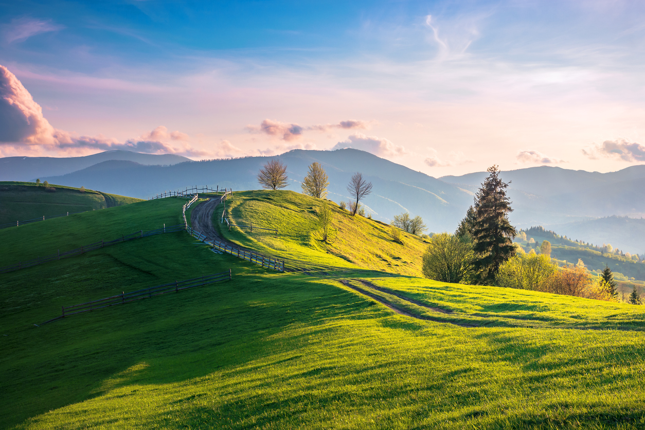 beautiful countryside in mountains at sunset - CLOSLER - CLOSLER