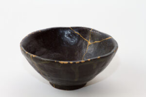 japanese traditional repair technique called kintsugi.